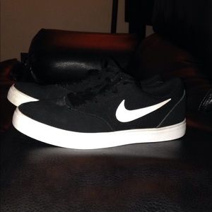 Nike Shoes - Nike Shoes Nike Shoes - Nike Shoes